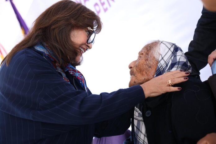 “Serví a mi Pueblo”: Pensionada de 105 Años Agradece Reconocimiento de la Gobernadora a Jubilados y Pensionados- AlternativaTlx 