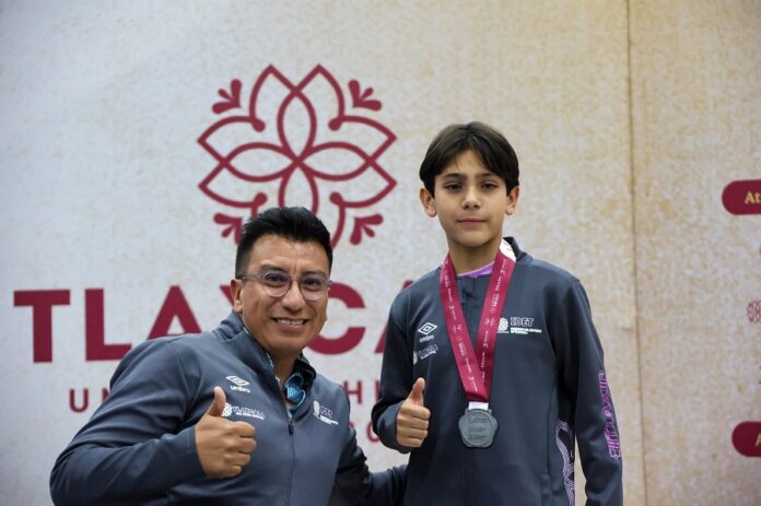 Tlaxcala Brilla en Gimnasia de Trampolín Plata para Alejandro Bernal Fugueman- AlternativaTlx Tlaxcala Brilla en Gimnasia de Trampolín: Plata para Alejandro Bernal Fugueman- AlternativaTlx