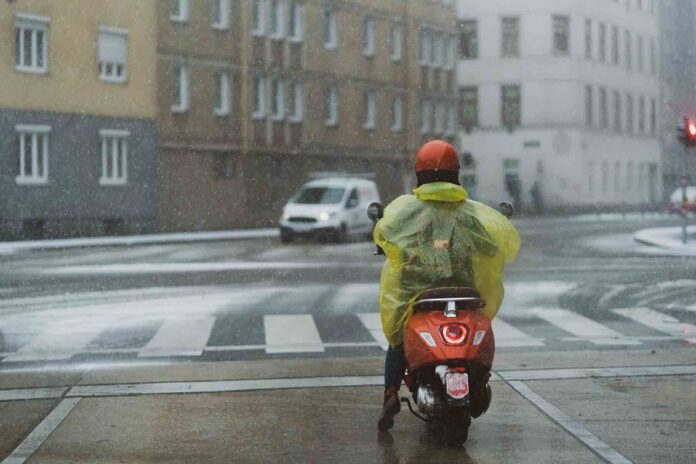 Aprende qué hacer si te Sorprende una Tormenta en la Calle - AlternativaTlx Aprende qué hacer si te Sorprende una Tormenta en la Calle - AlternativaTlx