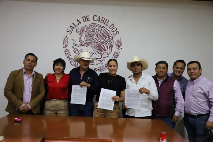 Impulsa SIA Descentralización de Servicios con Centros Expedidores de Guías de Tránsito en Cuapiaxtla y Teacalco- AlternativaTlx 