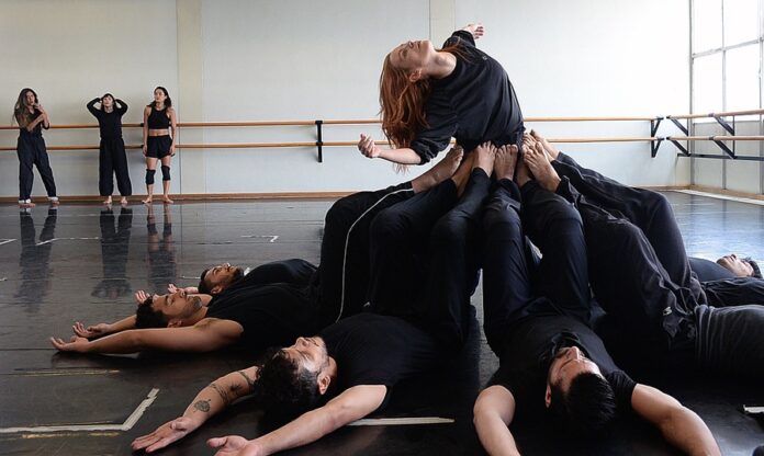 La Pérdida y El Dolor Dialogan con la Danza en Se Nos Quedaron Ellos - AlternativaTlx