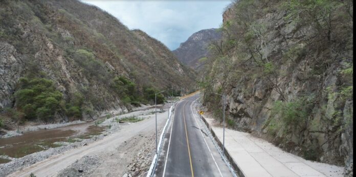 Carretera San Ignacio-Tayoltita Permitirá un Ahorro en el Traslado de Personas y Bienes de Consumo de 10 Horas de Camino - AlternativaTlx