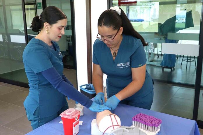 Conoce qué hace y dónde puede trabajar un profesional de la Enfermería - AlternativaTlx