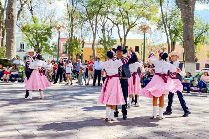 Acerca Ayuntamiento de Tlaxcala Expresiones Artísticas a la Ciudadanía en la Plaza de la Constitución - AlternativaTlx