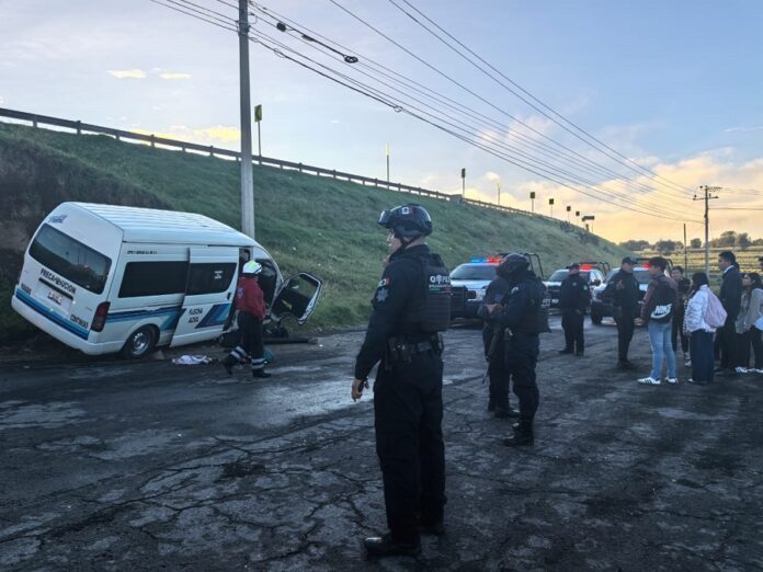 Aseguran SSC y Policía Municipal de Xaloztoc a Tres Sujetos por Robo de Una Unidad de Transporte Público - AlternativaTlx
