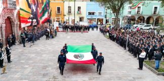 Ayuntamiento de Tlaxcala Lleva a Cabo el Arrío de la Bandera en el Centro Histórico - AlternativaTlx