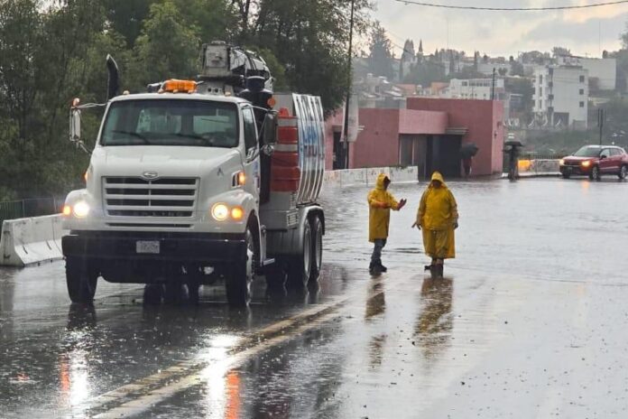 Da Gobierno Municipal Respuesta Inmediata Ante Efectos de Fuerte Lluvia y Granizo en la Capital - AlternativaTlx