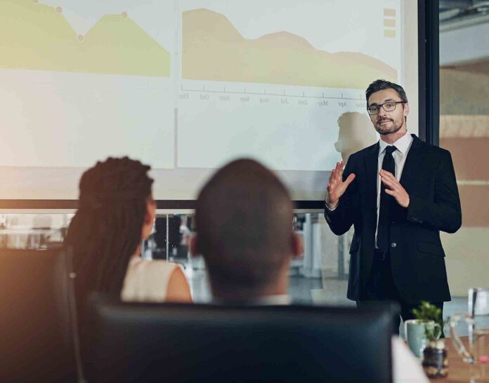 Domina el Futuro Financiero con la Maestría en Finanzas en Línea de la UAG - AlternativaTlx