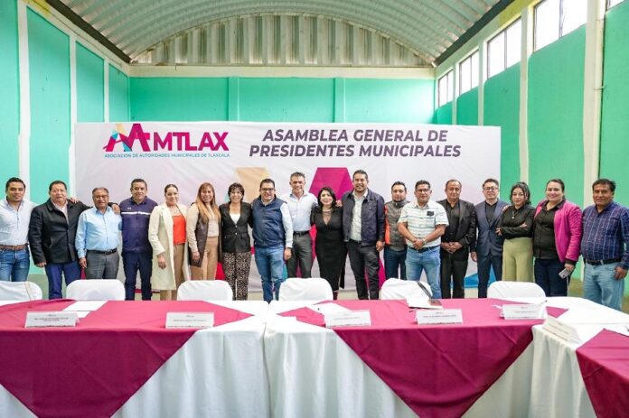 Encabeza Alfonso Sánchez García Novena Asamblea Ordinaria de AAMTLAX en Santa Cruz Tlaxcala - AlternativaTlx