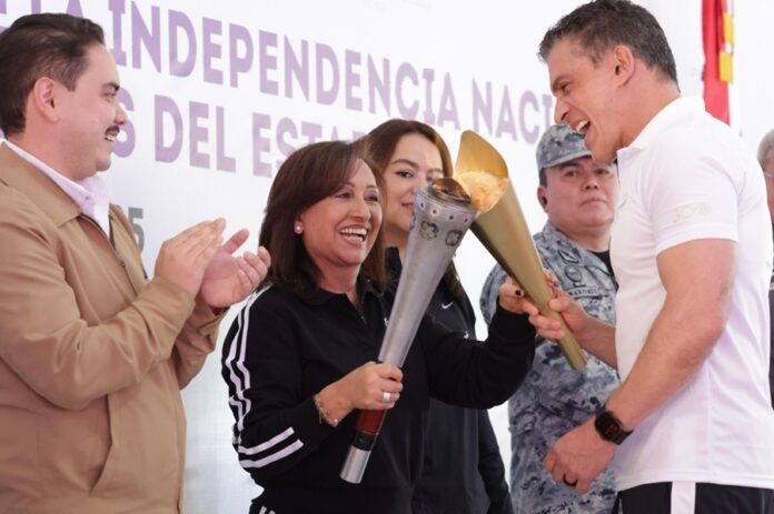 Entrega Gobernadora Fuego Simbólico de Independencia a los 60 Municipios - AlternativaTlx