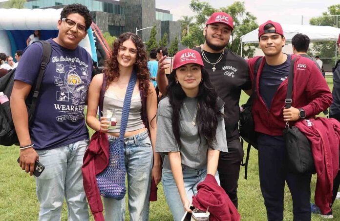 Estudiantes de la UAG Disfrutan de su Gran Fiesta de Bienvenida 2025 - AlternativaTlx