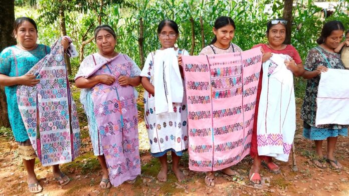FONART Capacita a Artesanas Indígenas y Afromexicanas de la Región Amuzga de Guerrero y Oaxaca - AlternativaTlx