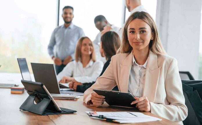 Impulsa Tu Futuro Con la Licenciatura en Administración de Empresas En Línea - AlternativaTlx