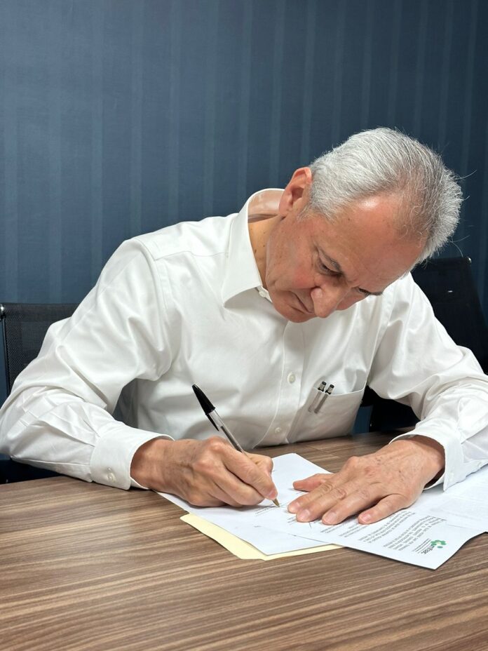 Incertidumbre Regulatoria y Política Limita Confianza Empresarial en México - AlternativaTlx