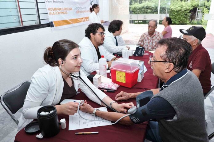 Ofrecen Consultas Médicas, Nutricionales y Psicológicas a Jubilados de la UAG - AlternativaTlx