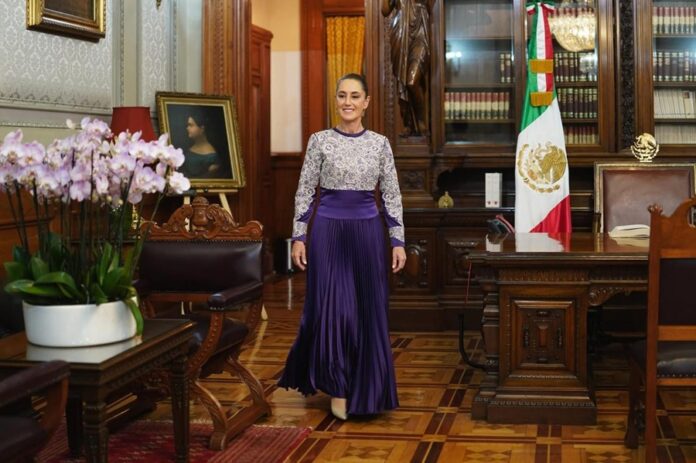 Presidenta Luce Vestido de Virginia Arce en su Primer Grito de Independencia - AlternativaTlx
