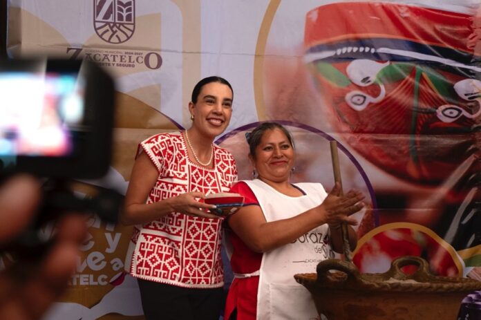Promociona Josefina Rodríguez, el Cacao de Zacatelco, Tlaxcala, ante Jóvenes Empresarios del País - AlternativaTlx Promociona Josefina Rodríguez, el Cacao de Zacatelco, Tlaxcala, ante Jóvenes Empresarios del País - AlternativaTlx
