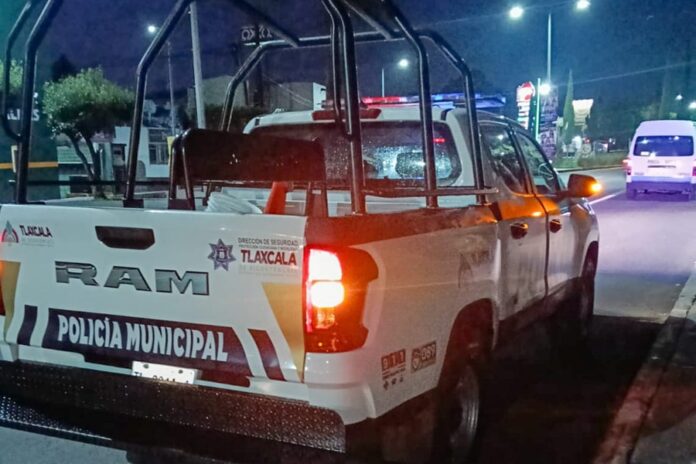 Refuerza Policía de la Capital Seguridad en Paraderos de Transporte Público con Proximidad Social - AlternativaTlx