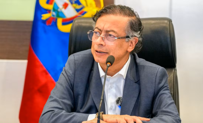 Secreto a Voces - La Utopía Humanista/Realista de Petro