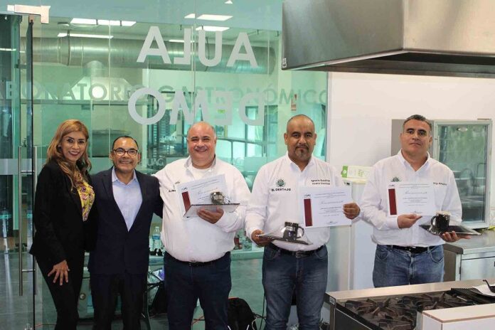 Alumnos de la UAG Viven Experiencia Sensorial con Destilados Mexicanos - AlternativaTlx