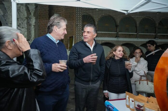 Ante Invitados Especiales Alcalde Alfonso Sánchez García Muestra Bellezas Históricas y Culturales de Tlaxcala - AlternativaTlx
