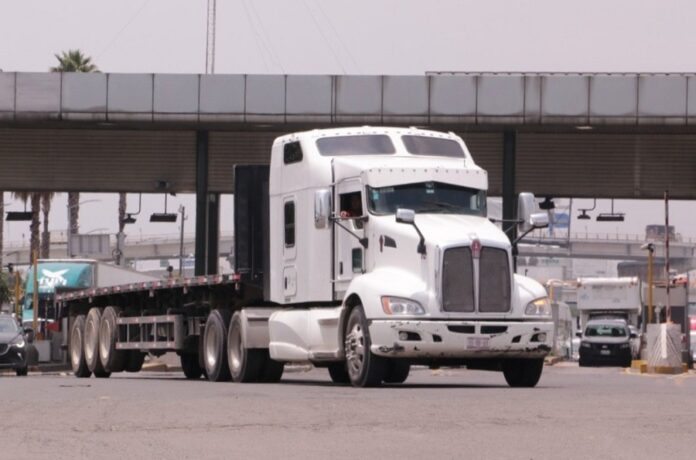 Autoriza SICT Permiso Provisional al Autotransporte Federal para Circular sin Placas y Sin Engomado - AlternativaTlx