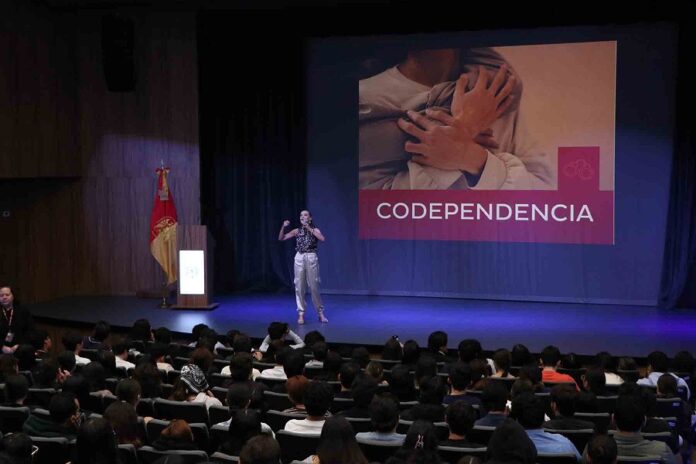 Concientizan a Estudiantes Sobre el Peligro de las Adicciones - AlternativaTlx