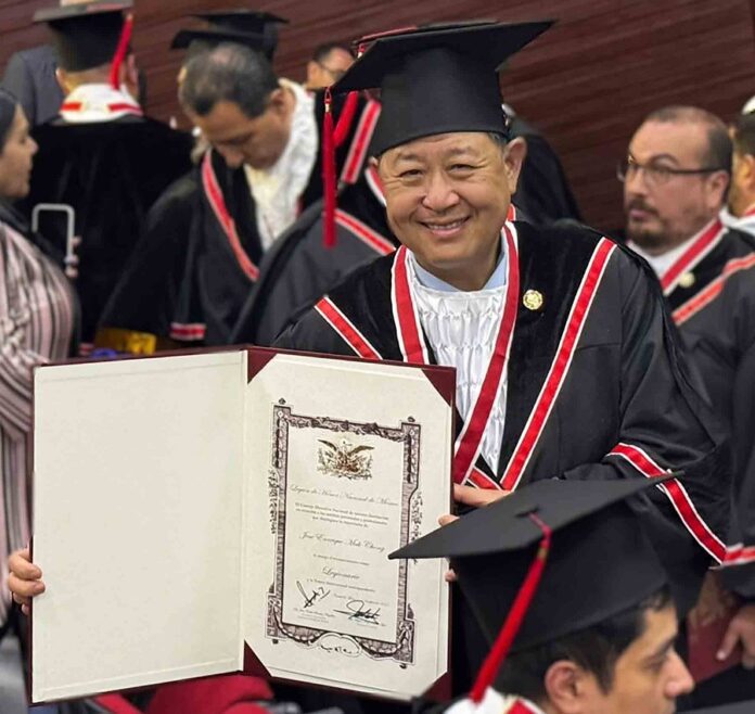 Egresado de la UAG es Reconocido por la Legión de Honor de México - AlternativaTlx
