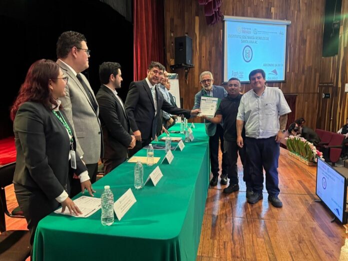 Entrega IMSS Tlaxcala Distintivos ELSSA a Empresas Comprometidas con la Seguridad y Salud Laboral - AlternativaTlx