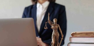 Estudia Derecho en Línea en la UAG y Abre tu Futuro Profesional sin Límites - AlternativaTlx