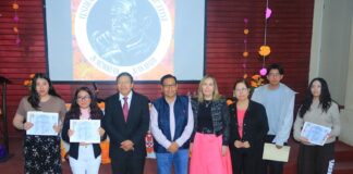 Presentaron su Obra los Escritores David Olivares y Enrique Chávez y Reciben Premiación Ganadores del Concurso de Calaveritas Literarias - AlternativaTlx