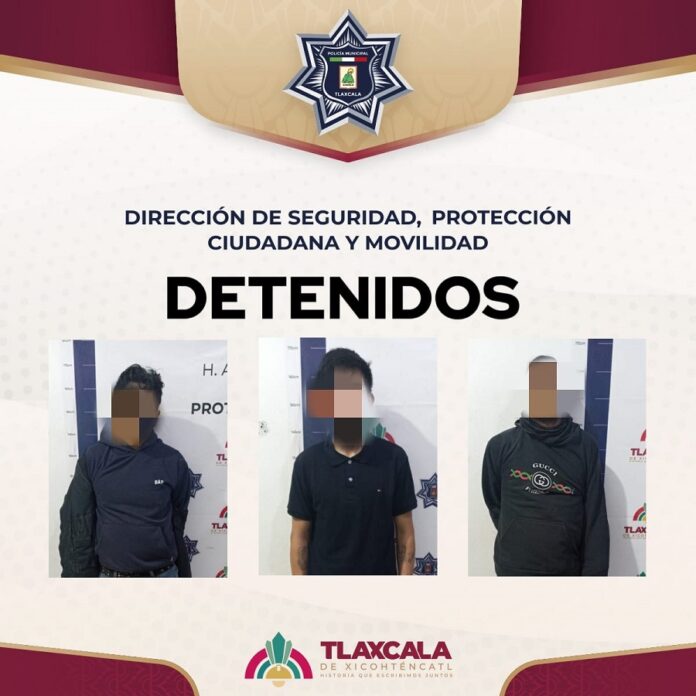 Cámaras del C2 Delatan a Tres Hombres Dentro de Un Local y la Policía Municipal de Tlaxcala los Detiene - AlternativaTlx