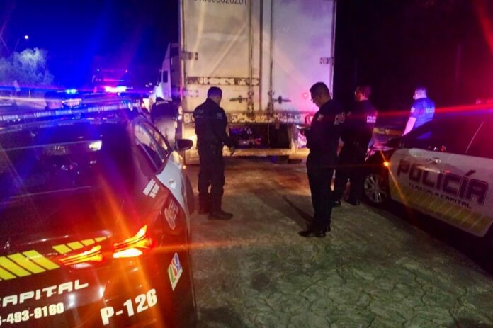 Elementos de la Policía Municipal de Tlaxcala Aseguraron un Tractocamión con Reporte de Robo - AlternativaTlx