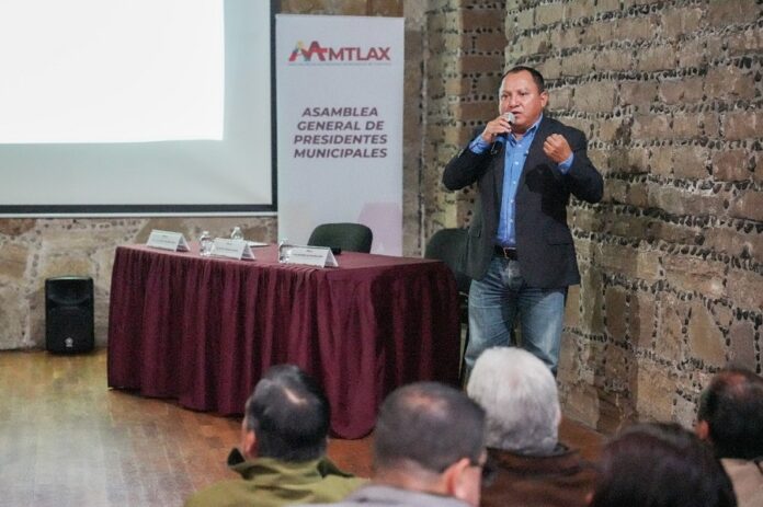 Gestiona Alfonso Sánchez Foro Sobre Medidas de Prevención de Enfermedades en el Ganado para Miembros del AAMTLAX