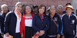 Gobernadora y Funcionarios Acuden a Casas de Mujeres para Escucharlas - AlternativaTlx