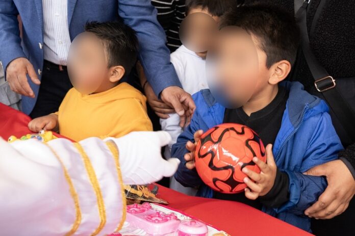 Gobierno de Alfonso Sánchez García Invita a la Ciudadanía a Sumarse a “Operación Sonrisa” con Donación de Juguetes - AlternativaTlx