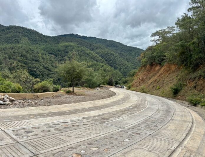 Manos Oaxaqueñas Avanzan en la Construcción de 16 Caminos Artesanales - AlternativaTlx