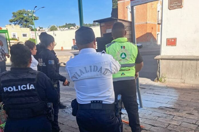 Rápida Acción de Protección Civil Sofoca Conato de Incendio en Parquímetro del Centro de Tlaxcala - AlternativaTlx