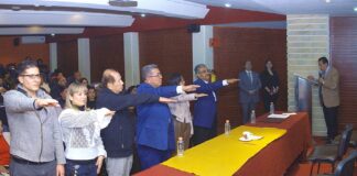 Rinden Protesta Integrantes del Patronato Pro Donación para la Vestibulación de la Torre de Rectoría - AlternativaTlx