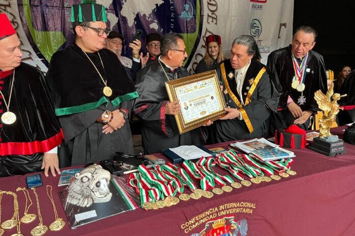 El Rector de la UATx es Galardonado por la Conferencia Internacional de la Comunidad Universitaria - AlternativaTlx
