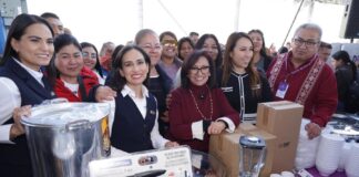 Entrega Gobernadora Equipo a Comedores Escolares del SEDIF - AlternativaTlx