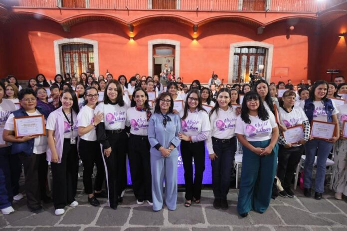 Gobernadora Lorena Cuéllar Reconoce Valentía de 50 Tlaxcaltecas que Reconstruyeron su Vida Tras la Violencia - AlternativaTlx
