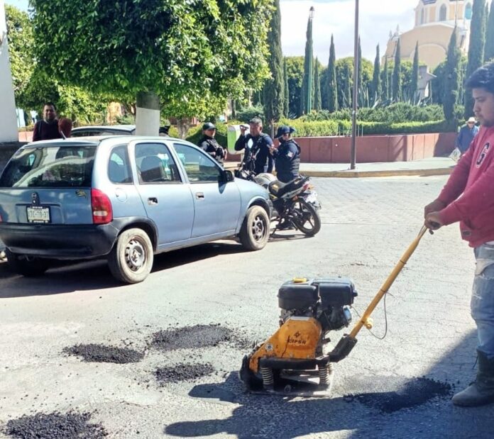 Gobierno Municipal de Tlaxcala Atiende con Bacheo la Calle 1 de Mayo y Avanza en la Mejora de la Movilidad Vial - AlternativaTlx