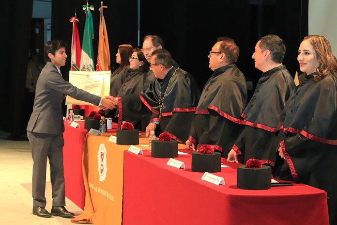 La UATx Entregó 558 Títulos a Igual Número de Egresados de Licenciatura, Maestría y Doctorado - AlternativaTlx