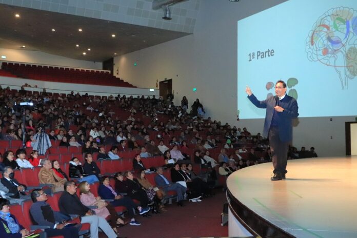 Aborda Experto Características del Cerebro Docente desde la Perspectiva de la Neurociencia - AlternativaTlx