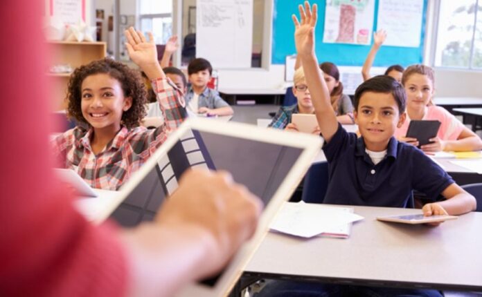 Educación y Política: El Currículum - AlternativaTlx