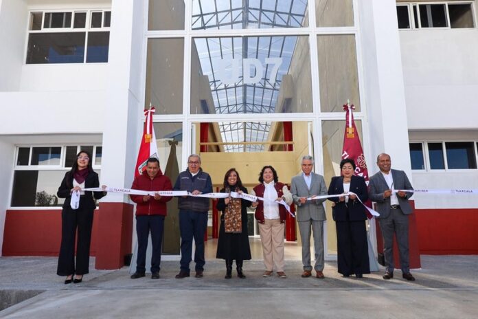 Prioriza Gobierno Estatal Oportunidades para Juventudes con Inversión en la UPTX - AlternativaTlx