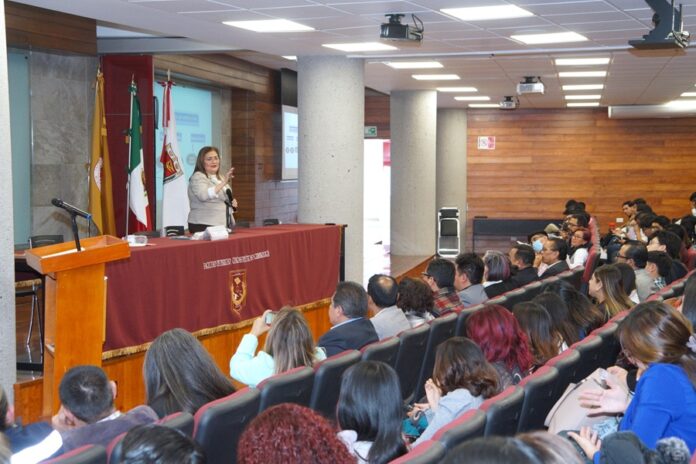 Procuradora para la Defensa de los Derechos Humanos de El Salvador Presentó su Obra sobre Migración en la Facultad de Derecho UATx - AlternativaTlx
