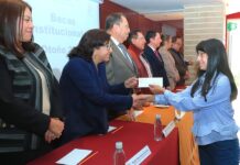 Estudiantes de la UATx Reciben Becas del Ciclo Otoño 2025 - AlternativaTlx